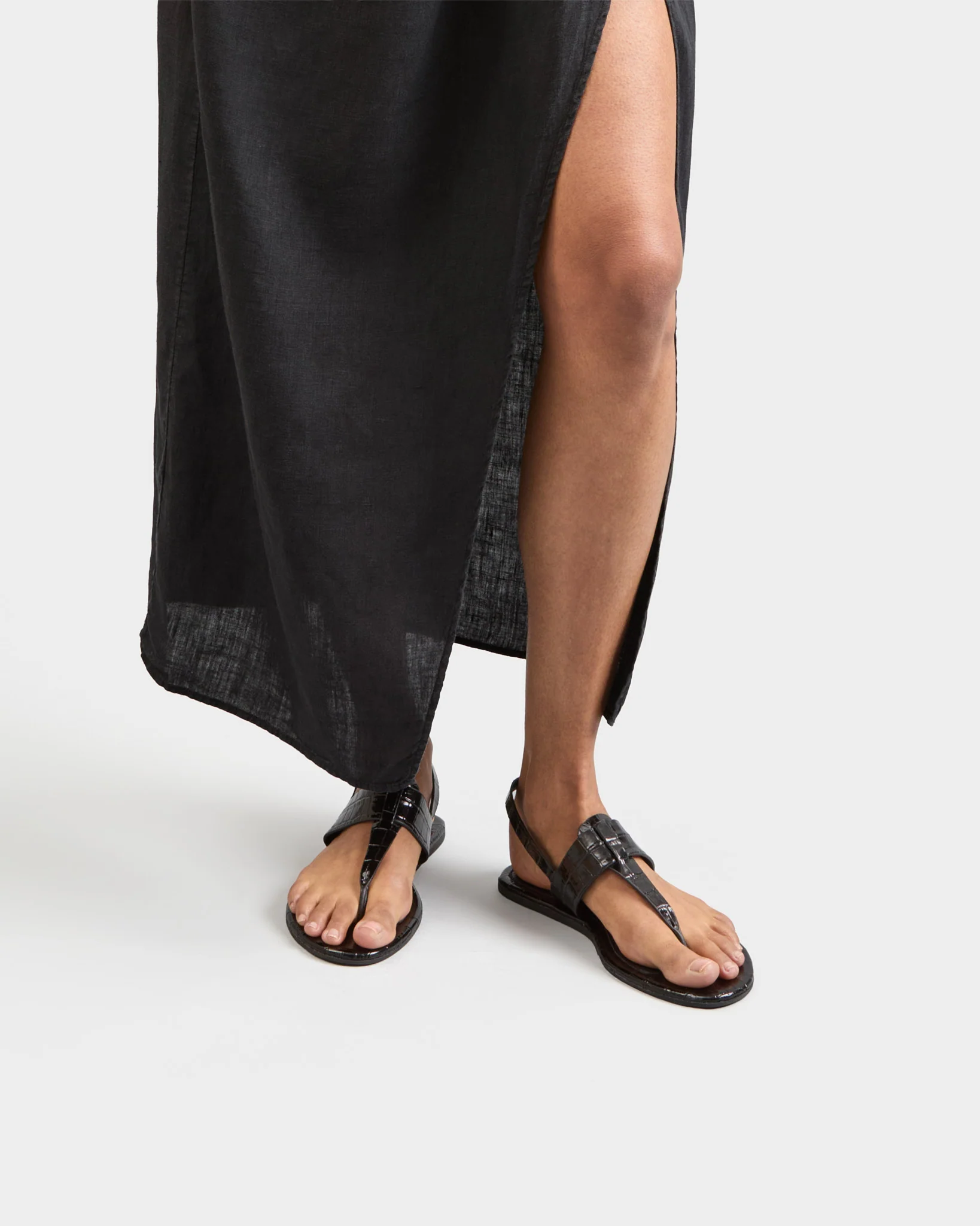 Anne Croco Embossed Leather Thong Leather Sandals - M85Y0 - Alex Rivière Studio X Manebí - Black - Image 2