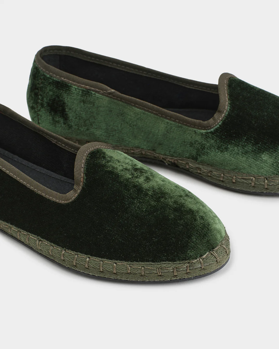 Demi Silk Velvet Venetian Slippers - M17VF - Alex Rivière Studio x Manebí Emerald Green - Image 4