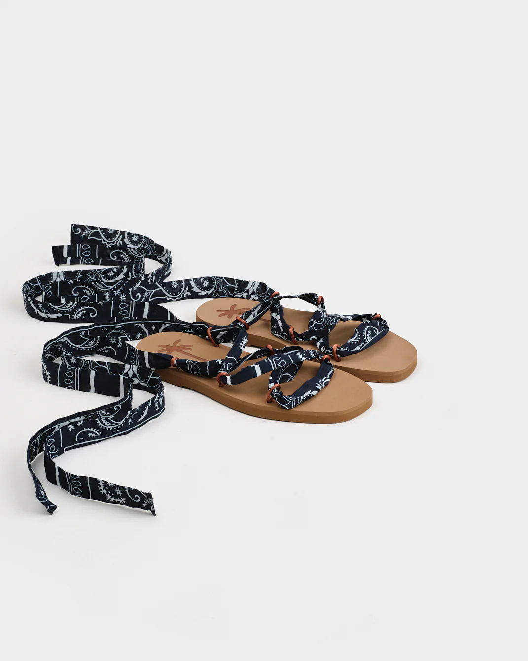 Eva And Cotton Bandana Tie-Up Sandals - O31XR - Honolulu - Cuero Navy Blue And Red - Image 2