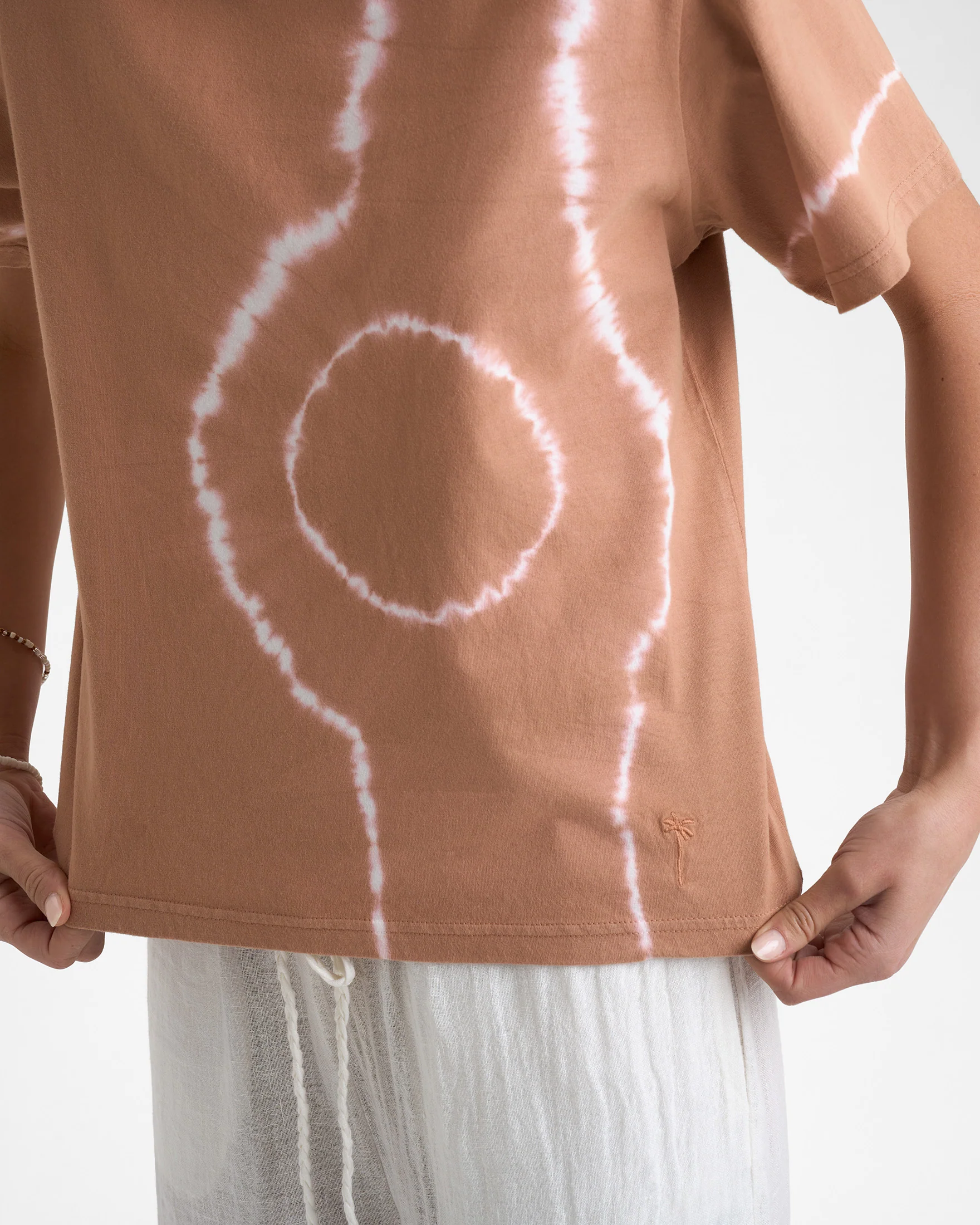 Jersey Charlotte T-Shirt Tie&Dye - G97JE - Brick Dust Tie & Dye And Palm Embroidery - Image 3