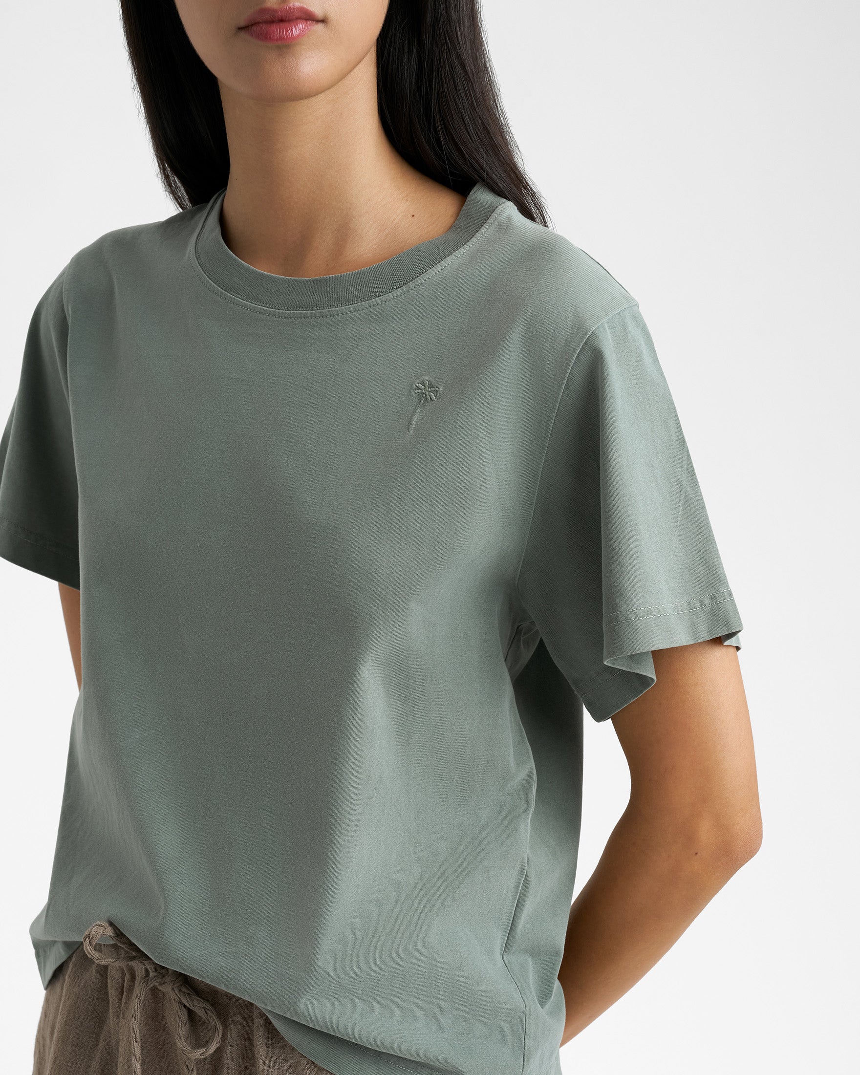 Jersey Coconut T-Shirt - G93JE - Military Green And Palm Embroidery - Image 3