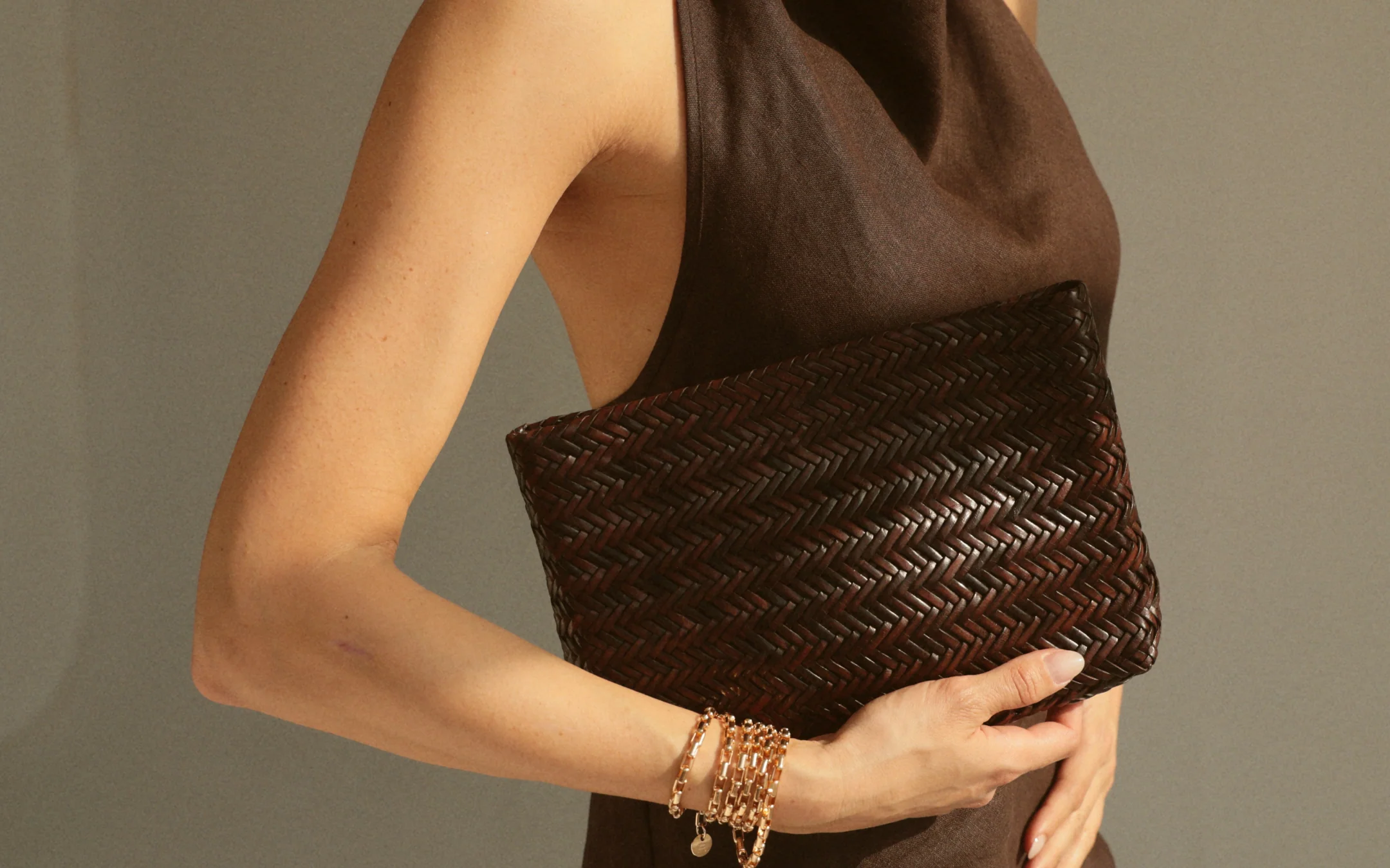 Leather Klein Pouch - L14HS - Alex Rivière Studio x Manebí Dark Brown - Image 4