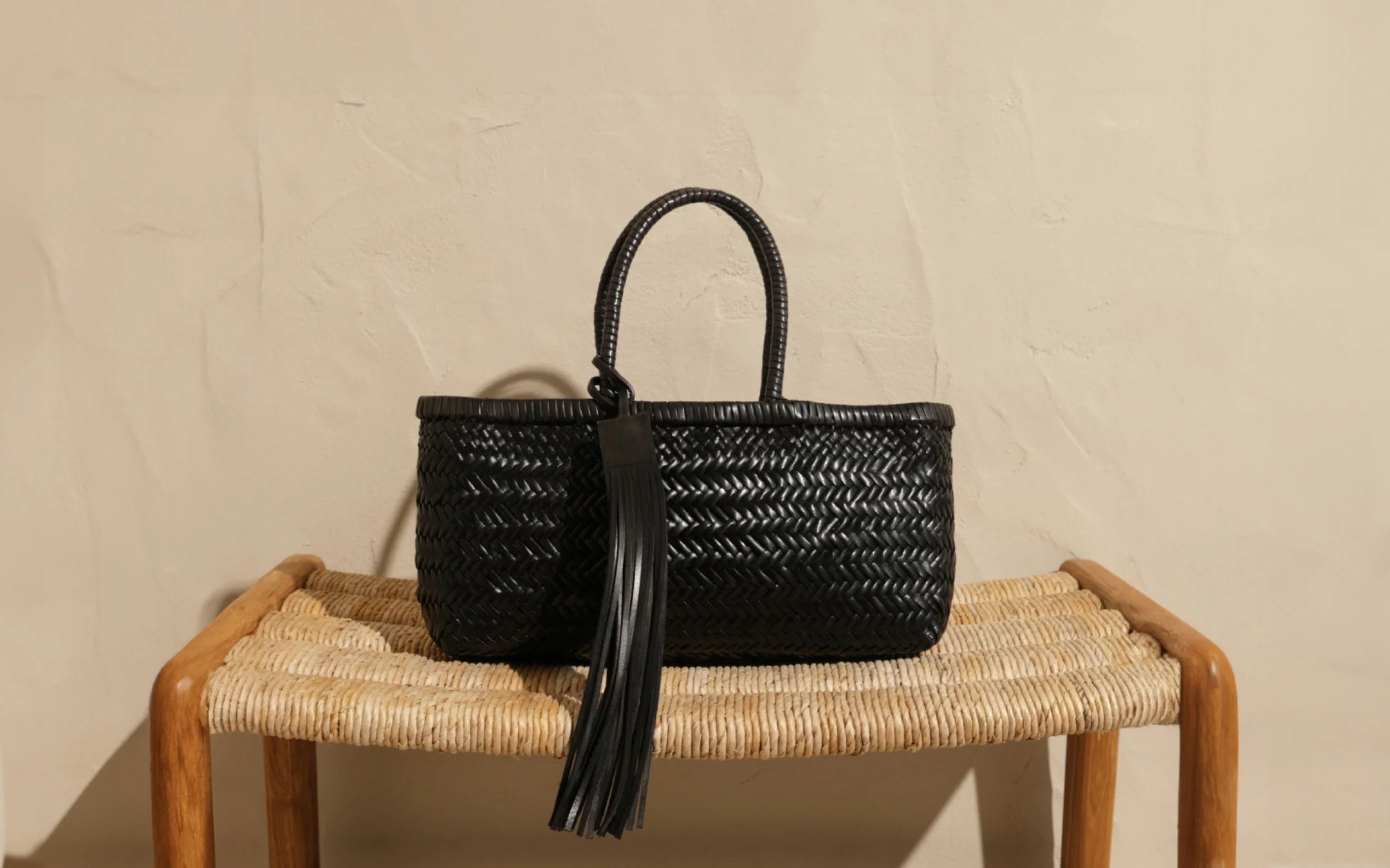 Leather Knot Tote - L15ND -  Alex Rivière Studio x Manebí Black - Image 5